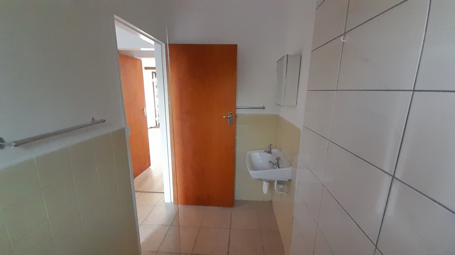 To Let 1 Bedroom Property for Rent in Kenilworth Western Cape